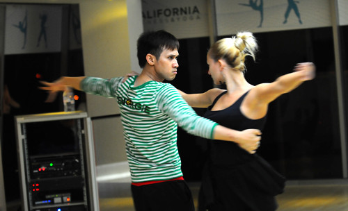 Đừng làm em sợ anh Vũ ơi...Em, em, em không dám nhìn vào đôi mắt ấy. Đừng làm em sợ anh Vũ ơi...Em, em, em không dám nhìn vào đôi mắt ấy.