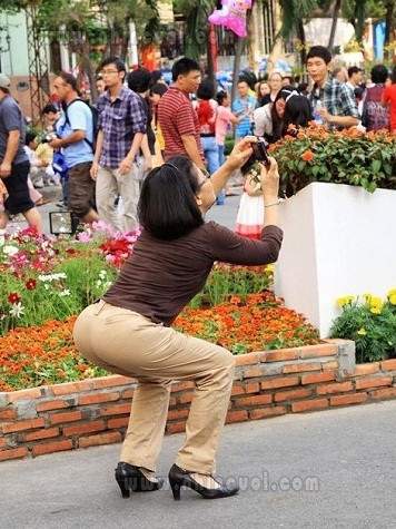 Ngay cả ở những tư thế không mấy thỏa mái như thế này... Ngay cả ở những tư thế không mấy thỏa mái như thế này...