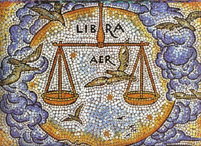 Thiên Bình (23/9 - 22/10) Nhiều cơ hội may mắn sẽ đến vào đầu ngày, bạn nên tận dụng chúng một cách triệt để. Mọi thứ đều rất suôn sẻ, giao tiếp xã hội tốt sẽ là đòn bẩy giúp cho Thiên Bình thăng tiến rất nhanh trong công việc. Tuy nhiên, bạn lại gặp một chút rắc rối nảy sinh từ sự hiểu lầm trong tình cảm. Hãy chủ động làm hòa với người ấy.