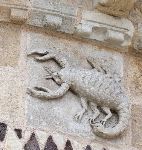 Hổ Cáp (23/10 - 21/11) Một cách tình cờ, Hổ Cáp sẽ có nhiều cuộc gặp gỡ mở ra những cơ hội mới, ngoại giao tốt sẽ là một thế mạnh trong ngày thứ tư này. Tuy nhiên, Hổ Cáp đừng nên đặt niềm tin vào vẻ bề ngoài hào nhoáng, "nhìn vậy mà không phải vậy". Thời gian cuối ngày, bạn nên dành cho các hoạt động thể thao hay giải trí.