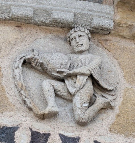 Bảo Bình (20/1 - 18/2) Bảo Bình nên dành nhiều thời gian trong ngày cho việc trau dồi kỹ năng chuyên môn, những mối quan hệ bạn bè sẽ gặp đôi chút hiểu lầm, vô tình những phát ngôn không hợp lý khiến người khác nổi giận. Bạn sẽ phải mất nhiều thời gian để làm hòa đấy. Hãy nên tránh xa những rắc rối bằng cách tập trung vào công việc chuyên môn.