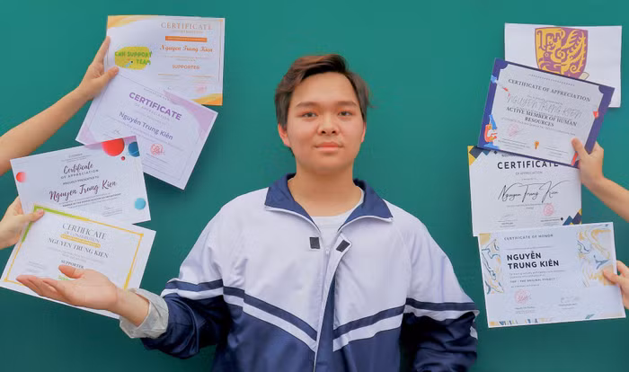 Nguyễn Trung Kiên luôn nỗ lực giành được nhiều thành tích cao trong học tập, hoạt động ngoại khóa (Ảnh: NVCC). Nguyễn Trung Kiên luôn nỗ lực giành được nhiều thành tích cao trong học tập, hoạt động ngoại khóa (Ảnh: NVCC).