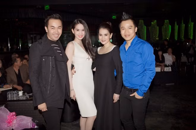 Ngọc Trinh, diễn viên Kim Thoa cùng ông bầu Vũ Khắc Tiệp.