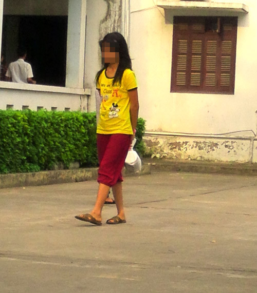 Tại Viện sức khỏe tâm thần (Bệnh viện Bạch Mai) gần đến mùa thi các bác sĩ liên tục bận rộn với những bệnh nhân còn đang ngồi trên ghế nhà trường. Tại Viện sức khỏe tâm thần (Bệnh viện Bạch Mai) gần đến mùa thi các bác sĩ liên tục bận rộn với những bệnh nhân còn đang ngồi trên ghế nhà trường.