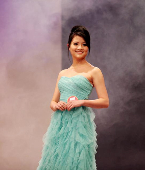 Cô bạn sở hữu một nét đẹp đằm thắm đúng chất con gái Á Đông