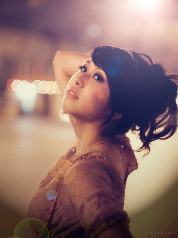 Phương Anh mang vẻ đẹp sắc sảo, ấn tượng