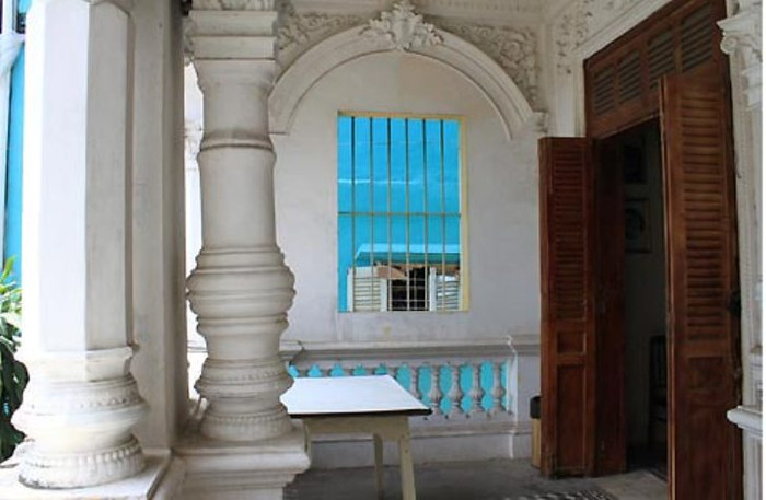 Không gian ngôi nhà cổ, nơi sinh sống của Huỳnh gia mang đậm phong cách kiến trúc Châu Âu