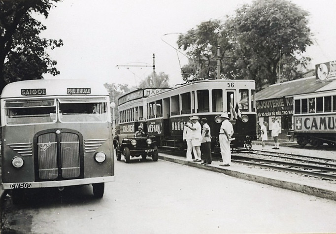 Bền xe... Bền xe...