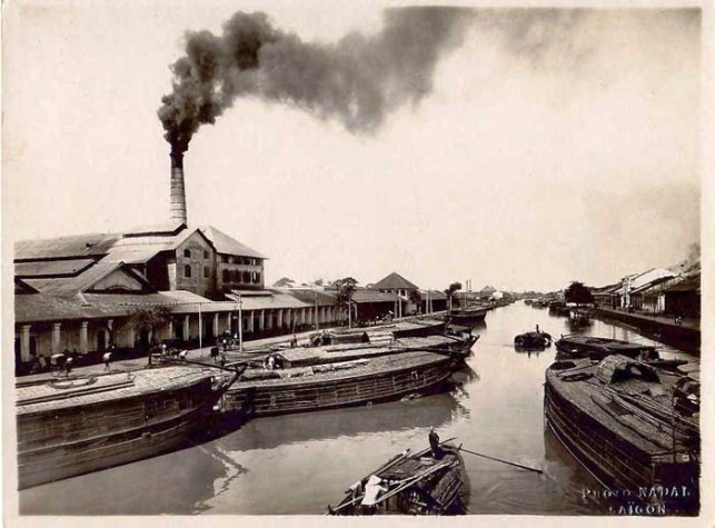 Không chỉ nổi tiếng trong lĩnh vực sản xuất tinh dầu, xà bông, Trương Văn Bền còn nổi tiếng trong kinh doanh lúa gạo, hình ảnh nhà máy say lúa của Trương Văn Bền. Không chỉ nổi tiếng trong lĩnh vực sản xuất tinh dầu, xà bông, Trương Văn Bền còn nổi tiếng trong kinh doanh lúa gạo, hình ảnh nhà máy say lúa của Trương Văn Bền.