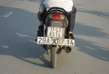 Chiếc xe khả nghi.