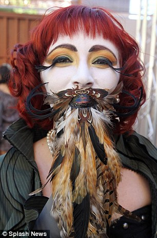 Râu làm từ lông vũ