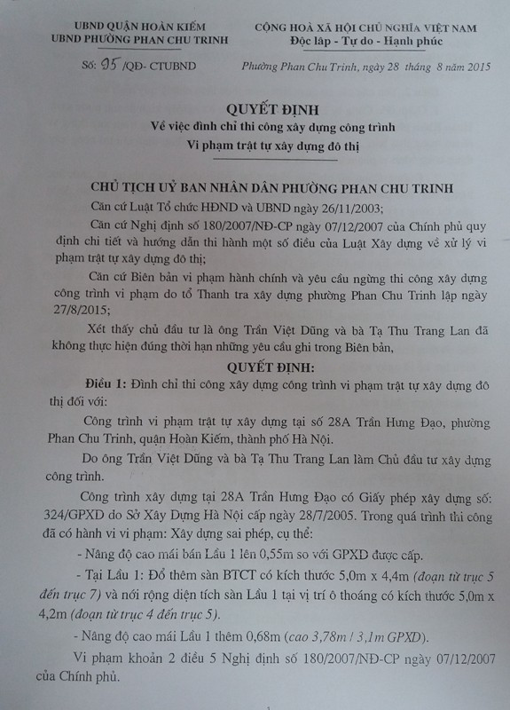 Quyết định đình chỉ thi công của phường Phan Chu Trinh đối với công trình trên xem ra không có hiệu lực. Ảnh Trần Việt. Quyết định đình chỉ thi công của phường Phan Chu Trinh đối với công trình trên xem ra không có hiệu lực. Ảnh Trần Việt.