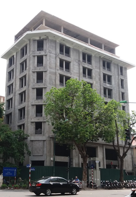 Công trình xây dựng số 28A, Trần Hưng Đạo đang vi phạm nghiêm trọng trật tự văn minh đô thị. Ảnh Trần Việt. Công trình xây dựng số 28A, Trần Hưng Đạo đang vi phạm nghiêm trọng trật tự văn minh đô thị. Ảnh Trần Việt.