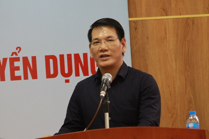 Ông Nguyễn Văn Mạnh - Vụ Pháp Luật (Văn phòng Chính phủ) cho rằng, khoảng cách giữa đào tạo và thực tế chắc hẳn thời nào cũng có, ngành nghề nào cũng có. (Ảnh: Thùy Linh) Ông Nguyễn Văn Mạnh - Vụ Pháp Luật (Văn phòng Chính phủ) cho rằng, khoảng cách giữa đào tạo và thực tế chắc hẳn thời nào cũng có, ngành nghề nào cũng có. (Ảnh: Thùy Linh)