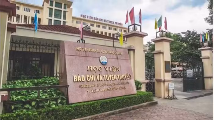 Nhà xuất bản thừa nhận "lỗi kỹ thuật" khi in thiếu mã ngành của Học viện Báo chí ảnh 2