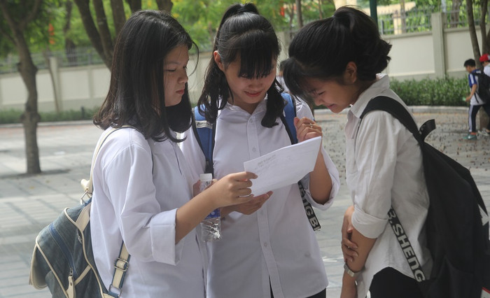 Thi vào lớp 10 theo phương án 6 môn thì khả năng cao sẽ dẫn đến tình trạng dạy thêm, học thêm tràn lan bởi có thi, có cạnh tranh thì sẽ phải có ôn luyện. (Ảnh minh họa; Thùy Linh)