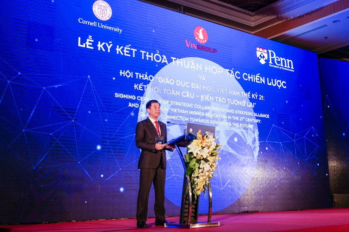 Ông Nguyễn Việt Quang – Phó Chủ tịch kiêm Tổng giám đốc Tập đoàn Vingroup phát biểu tại buổi lễ Ông Nguyễn Việt Quang – Phó Chủ tịch kiêm Tổng giám đốc Tập đoàn Vingroup phát biểu tại buổi lễ