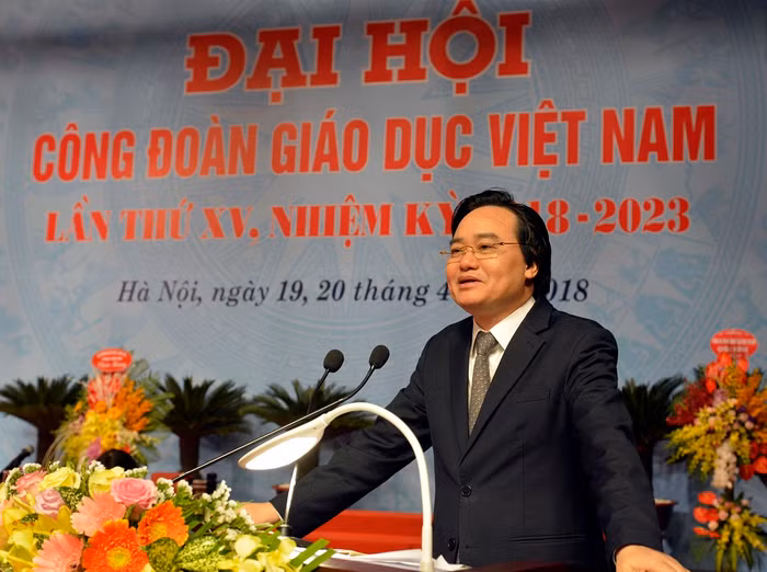 Bộ trưởng Bộ Giáo dục và Đào tạo – Phùng Xuân Nhạ tiết lộ, tính đến hết ngày 18/4, số lượng thí sinh có nguyện vọng vào ngành sư phạm cao hơn dự kiến quy mô tuyển sinh. (Ảnh: Ngọc Nam)