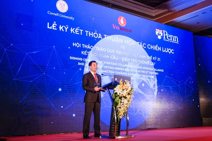 Ông Nguyễn Việt Quang – Phó Chủ tịch kiêm Tổng giám đốc Tập đoàn Vingroup phát biểu tại buổi lễ