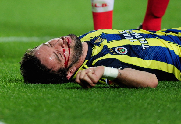 Tình huống diễn ra ở phút 57 trận bán kết lượt về Europa League giữa Benfica và Fenerbahce. Tình huống diễn ra ở phút 57 trận bán kết lượt về Europa League giữa Benfica và Fenerbahce.