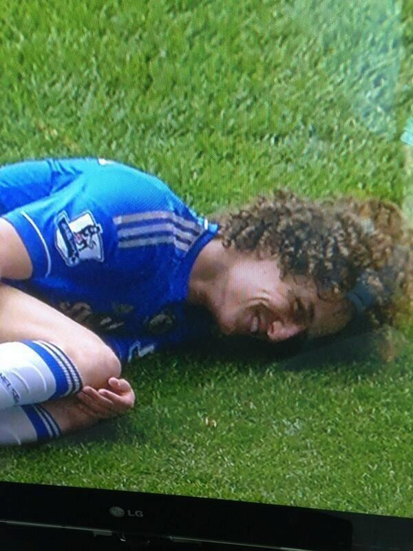 Luiz hả hê trước sự căm phẫn của hàng ngàn CĐV M.U. Luiz hả hê trước sự căm phẫn của hàng ngàn CĐV M.U.