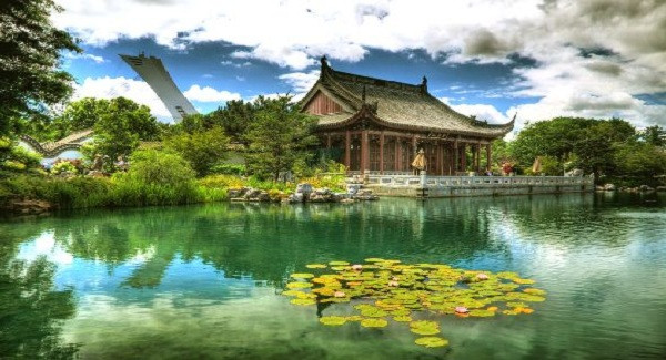 3. Vườn bách thảo Montreal, Canada Vườn bách thảo Montreal được thành lập năm 1931, dành cho du khách đến tham quan và phục vụ đối tượng sinh viên chuyên ngành thực vật học tìm hiểu về lĩnh vực làm vườn. Đây cũng là địa chỉ tốt nhất dành cho các nhà khoa học ngành sinh học nghiên cứu và làm thí nghiệm, là khu bảo tồn những loài thực vật có chất độc nguy hiểm đang có nguy cơ bị tuyệt chủng. 3. Vườn bách thảo Montreal, Canada Vườn bách thảo Montreal được thành lập năm 1931, dành cho du khách đến tham quan và phục vụ đối tượng sinh viên chuyên ngành thực vật học tìm hiểu về lĩnh vực làm vườn. Đây cũng là địa chỉ tốt nhất dành cho các nhà khoa học ngành sinh học nghiên cứu và làm thí nghiệm, là khu bảo tồn những loài thực vật có chất độc nguy hiểm đang có nguy cơ bị tuyệt chủng.