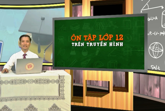 Học sinh khối 12 ở Đà Nẵng học qua sóng truyền hình từ ngày 16/3. Ảnh: AN Học sinh khối 12 ở Đà Nẵng học qua sóng truyền hình từ ngày 16/3. Ảnh: AN