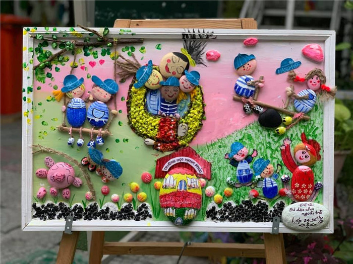 Những cảm nhận của học sinh với thế giới bên ngoài được thể hiện trong bức tranh.