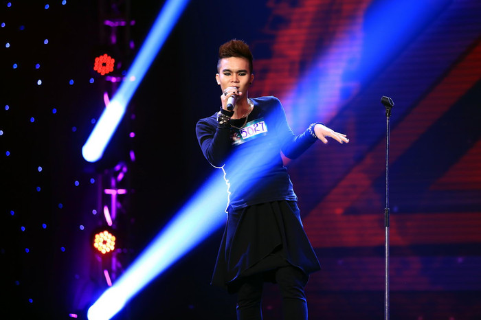 Chàng sinh viên Lê Việt Đăng Khoa với phong cách trình diễn đầy tự tin, sôi động trong ca khúc rock You And I. Tuy nhiên trong phần xuất hiện đầu tiên, anh lại khiến khán giả thất vọng trước văn hóa ứng xử của mình khi đối đáp thiếu tế nhị với giám khảo Đàm Vĩnh Hưng và Hồ Ngọc Hà.