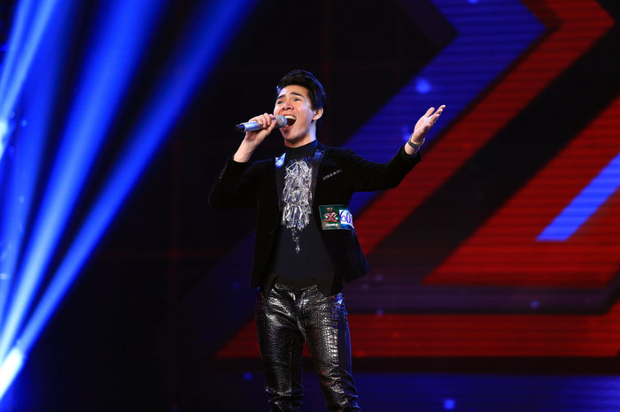 Với thí sinh Phùng Gia Dương, anh lại không nhận được sự đồng ý của các Giám khảo vì lỗi phát âm và như Giám khảo Đàm Vĩnh Hưng nhận xét: “Em hát hư cả một đoạn.”