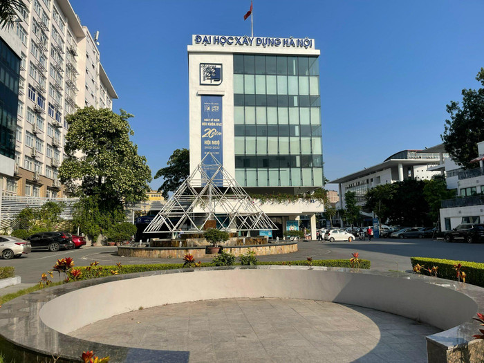 Việc yêu cầu 100% sinh viên K67 mở tài khoản và phát hành thẻ tại ngân hàng Agribank của Trường Đại học Xây dựng Hà Nội đang nổ ra nhiều tranh cãi. Ảnh: Trung Dũng Việc yêu cầu 100% sinh viên K67 mở tài khoản và phát hành thẻ tại ngân hàng Agribank của Trường Đại học Xây dựng Hà Nội đang nổ ra nhiều tranh cãi. Ảnh: Trung Dũng