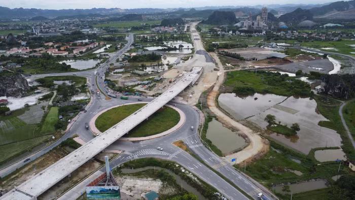 Một số dự án đường bộ cao tốc: Tuyên Quang - Phú Thọ, Hòa Bình - Mộc Châu - Sơn La, Hữu Nghị - Chi Lăng, Đồng Đăng - Trà Lĩnh được bổ sung vào danh mục dự án quan trọng quốc gia, trọng điểm ngành Giao thông vận tải. Ảnh minh họa: Trung Dũng