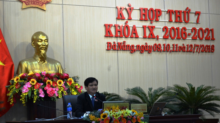 Hội đồng nhân dân Đà Nẵng thông qua nghị quyết khuyến khích, động viên cán bộ có tuổi "nhường ghế" cho cán bộ trẻ. Ảnh: TT Hội đồng nhân dân Đà Nẵng thông qua nghị quyết khuyến khích, động viên cán bộ có tuổi "nhường ghế" cho cán bộ trẻ. Ảnh: TT