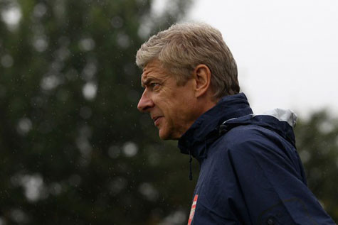 Giáo sư Wenger đang trải qua những ngày tháng khó khăn. Giáo sư Wenger đang trải qua những ngày tháng khó khăn.