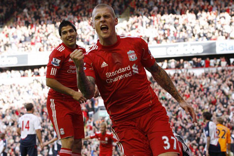 Skrtel ăn mừng bàn thắng thứ hai