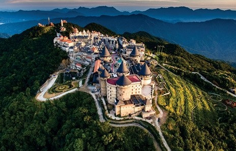 Toàn cảnh Khu du lịch Sun World Ba Na Hills. Toàn cảnh Khu du lịch Sun World Ba Na Hills.