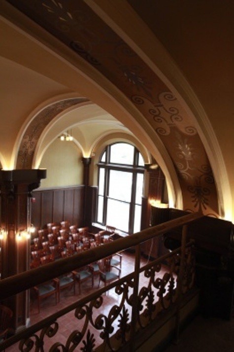 Những vòm cửa được trang trí đậm chất cổ điển kiểu nhà thờ Những vòm cửa được trang trí đậm chất cổ điển kiểu nhà thờ