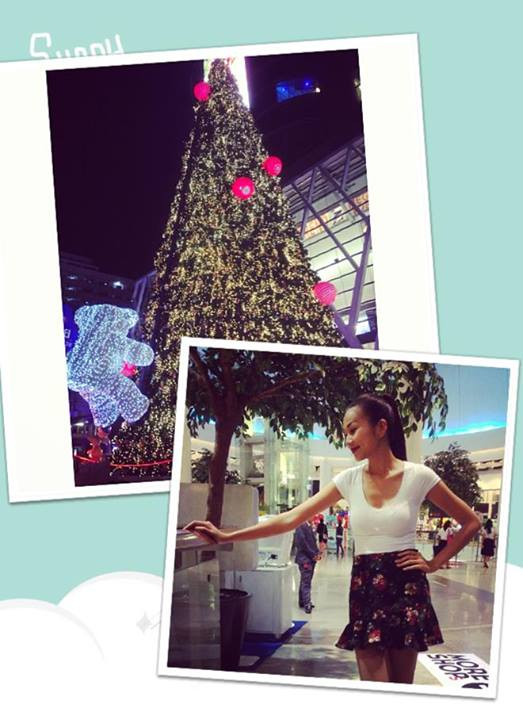 Thanh Hằng tỏ ra rất hào hứng khi cư dân mạng liên tục chia sẻ những hình ảnh về mùa dã quỳ của Đà Lạt. Cô đăng tải trên trang cá nhân: “Đà Lạt mùa này dã quỳ đẹp lắm phải ko mọi người? Không biết có nên làm 1 album trên ấy để còn khoe với bà con Facebook, Zalo không nhỉ? và mình thích cảm giác se lạnh của những ngày cuối năm như thế này.” Thanh Hằng tỏ ra rất hào hứng khi cư dân mạng liên tục chia sẻ những hình ảnh về mùa dã quỳ của Đà Lạt. Cô đăng tải trên trang cá nhân: “Đà Lạt mùa này dã quỳ đẹp lắm phải ko mọi người? Không biết có nên làm 1 album trên ấy để còn khoe với bà con Facebook, Zalo không nhỉ? và mình thích cảm giác se lạnh của những ngày cuối năm như thế này.”