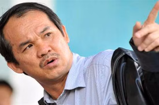 Người giàu nhất sàn chứng khoán Việt 2 năm liên tiếp (2008-2009) Đoàn Nguyên Đức nhắn nhủ: “không phải học cao cấp mới đi tới thành công đâu. Tôi khuyên các bạn trẻ đừng bao giờ ngộ nhận điều này”