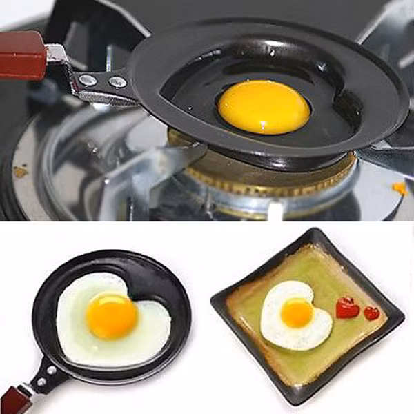 3. Chảo tình yêu Bộ sản phẩm này dùng để tráng trứng, làm bánh bột mỳ hình trái tim và ngôi sao xinh xắn. Đây là món quà rất ngộ nghĩnh dành tặng những cô nàng đảm đang, ưa thích công việc đầu bếp. 3. Chảo tình yêu Bộ sản phẩm này dùng để tráng trứng, làm bánh bột mỳ hình trái tim và ngôi sao xinh xắn. Đây là món quà rất ngộ nghĩnh dành tặng những cô nàng đảm đang, ưa thích công việc đầu bếp.
