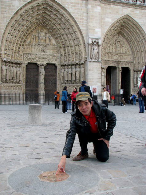 Từng đi nhiều, biết nhiều, tour guide Trần Quốc Hưng cho rằng: Văn hóa bán hàng kiểu "bún mắng, cháo chửi" ở Hà Nội nói riêng, Việt Nam nói chung không phải do văn hóa kém mà do luật chưa nghiêm.