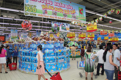 950 mặt hàng “đặc thù” của trẻ em như: sữa, bánh kẹo, hóa mỹ phẩm, đồ chơi, quần áo... có mức giảm giá từ 5 – 30% kèm nhiều quà tặng thiết thực dành tặng các bé nhân ngày 1/6 tại siêu thị BigC.