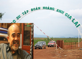 Trao đổi với báo Giáo Dục Việt Nam, GS. Đặng Hùng Võ cho rằng: “Nếu chỉ tính riêng chuyện nợ cao không thể khẳng định được đó là dấu hiệu của doanh nghiệp yếu kém..." Trao đổi với báo Giáo Dục Việt Nam, GS. Đặng Hùng Võ cho rằng: “Nếu chỉ tính riêng chuyện nợ cao không thể khẳng định được đó là dấu hiệu của doanh nghiệp yếu kém..."