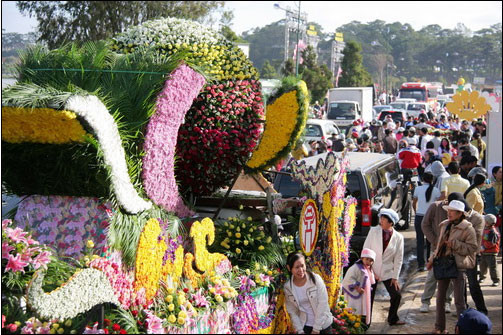 Các tour Tết đều bùng nổ bắt đầu khởi hành từ ngày mùng 2 Tết Âm lịch. Các tour Tết đều bùng nổ bắt đầu khởi hành từ ngày mùng 2 Tết Âm lịch.