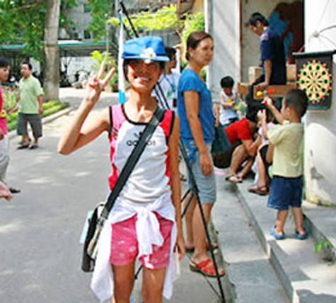 Đã có nhiều ý kiến lo ngại là quạt toả hơi mát quá gần da, thổi từ trán xuống mặt nếu sử dụng trong nhiều giờ mỗi ngày dễ gây các bệnh về đường hô hấp...(Ảnh: GiadinhNet) Đã có nhiều ý kiến lo ngại là quạt toả hơi mát quá gần da, thổi từ trán xuống mặt nếu sử dụng trong nhiều giờ mỗi ngày dễ gây các bệnh về đường hô hấp...(Ảnh: GiadinhNet)