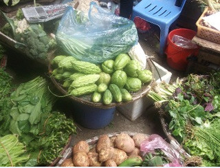 Khi thời tiết trở lạnh, một số mặt hàng rau lại “tranh thủ” đội giá.