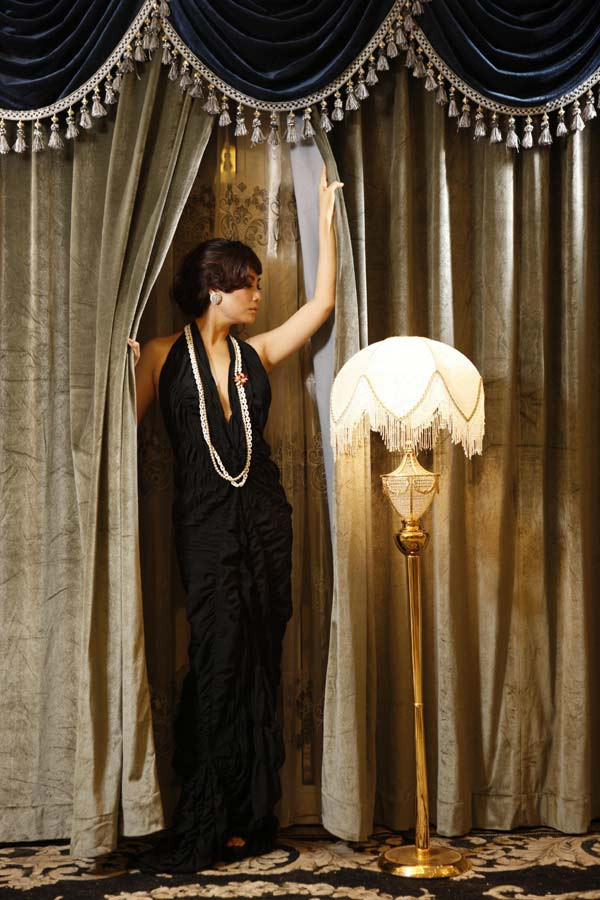 Theo ông Nam, "Từ việc công bố đến khi hoàn thành dự án đi vào sử dụng là một thời gian dài và tốn nhiều chi phí. Việc chủ đầu tư bỏ ra số tiền lớn để xây dựng, nếu không có khách hàng sẽ gặp nhiều rủi ro. Thực tế, các dự án căn hộ siêu sang ở Việt Nam đi vào hoạt động vẫn chưa có. Thậm chí, một số dự án vẫn còn nằm trên giấy hoặc đang trong quá trình thi công. TPHCM cũng đã từng có ít nhất 3 dự án quảng bá chỉ xây những căn hộ triệu USD dành cho tầng lớp triệu phú USD". Theo ông Nam, "Từ việc công bố đến khi hoàn thành dự án đi vào sử dụng là một thời gian dài và tốn nhiều chi phí. Việc chủ đầu tư bỏ ra số tiền lớn để xây dựng, nếu không có khách hàng sẽ gặp nhiều rủi ro. Thực tế, các dự án căn hộ siêu sang ở Việt Nam đi vào hoạt động vẫn chưa có. Thậm chí, một số dự án vẫn còn nằm trên giấy hoặc đang trong quá trình thi công. TPHCM cũng đã từng có ít nhất 3 dự án quảng bá chỉ xây những căn hộ triệu USD dành cho tầng lớp triệu phú USD".