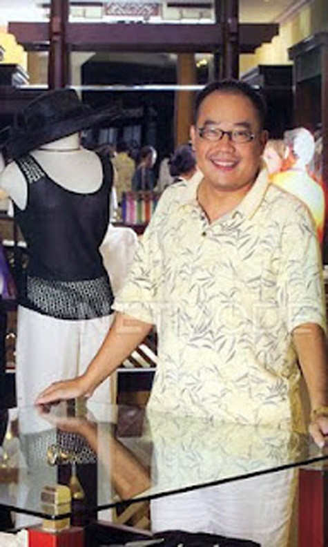 Trong mắt các nhân viên, TGĐ Hoàng Khải luôn là một người rất thân thiện, cởi mở và lúc nào cũng mỉm cười. Thậm chí nhân viên của anh còn ưu ái đặt cho tên gọi “Peace the World” - người mang hòa mình cho thế giới. Trong mắt các nhân viên, TGĐ Hoàng Khải luôn là một người rất thân thiện, cởi mở và lúc nào cũng mỉm cười. Thậm chí nhân viên của anh còn ưu ái đặt cho tên gọi “Peace the World” - người mang hòa mình cho thế giới.