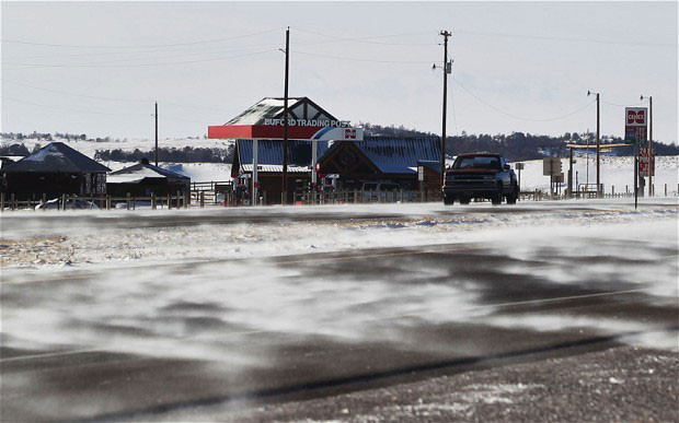 Với dự định và giấc mơ biến thị trấn Mỹ thành một showroom trưng bày hàng Việt, theo ông Thành, Phạm Đình Nguyên phải suy nghĩ kỹ vì nơi đó là đồng không, mông quạnh, xung quanh không có dân cư sinh sống. Với dự định và giấc mơ biến thị trấn Mỹ thành một showroom trưng bày hàng Việt, theo ông Thành, Phạm Đình Nguyên phải suy nghĩ kỹ vì nơi đó là đồng không, mông quạnh, xung quanh không có dân cư sinh sống.