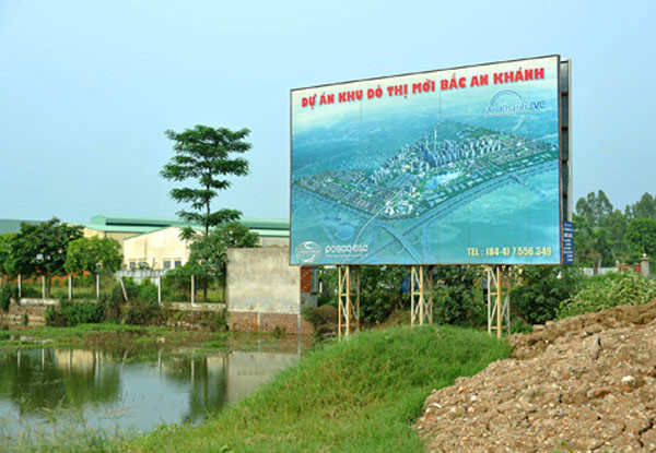 Ngoài ra, Thanh tra Chính phủ cũng phát hiện nhiều sai phạm tại các công ty thành viên của Vinaconex. Chẳng hạn công ty cổ phần xây dựng và dịch vụ Vinaconex (VISCO) lỗ suốt 3 năm trước khi cổ phần hóa nhưng lập báo cáo là có lãi. Công ty xây dựng số 4 Công ty xây dựng số 4 cũng không thể cổ phần hóa được do thua lỗ, tổng số lỗ đến ngày 30/9/2005 là hơn 63 tỷ đồng. Chưa kể giám đốc, kế toán trưởng và một số cán bộ công ty đã lập hóa đơn chứng từ khống chiếm đoạt tài sản Nhà nước khoảng 8,9 tỷ đồng. Thậm chí lãnh đạo công ty đã để các cá nhân quản lý thi công công trình tạm ứng vượt số tiền 11 tỷ đồng, cấp vượt vật tư trị giá 2,5 tỷ đồng so với khối lượng ban đầu.